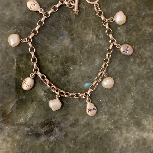 GORGEOUS sterling/freshwater pearl “Mom” bracelet - Picture 3 of 5